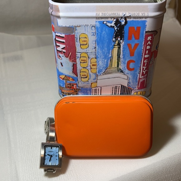 Fossil Watch 1990’s with Collector Tin - Picture 8 of 12